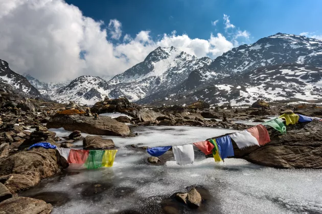 Mountain in Nepal. Photo: Sergey Pesterev, Unsplash.