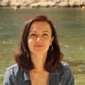 A woman, Sinem Kavak. Photo.